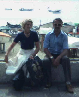 Marietje en haar man Nico Verbeek, op hun vele vakantie samen in Spanje, omstreeks 1972